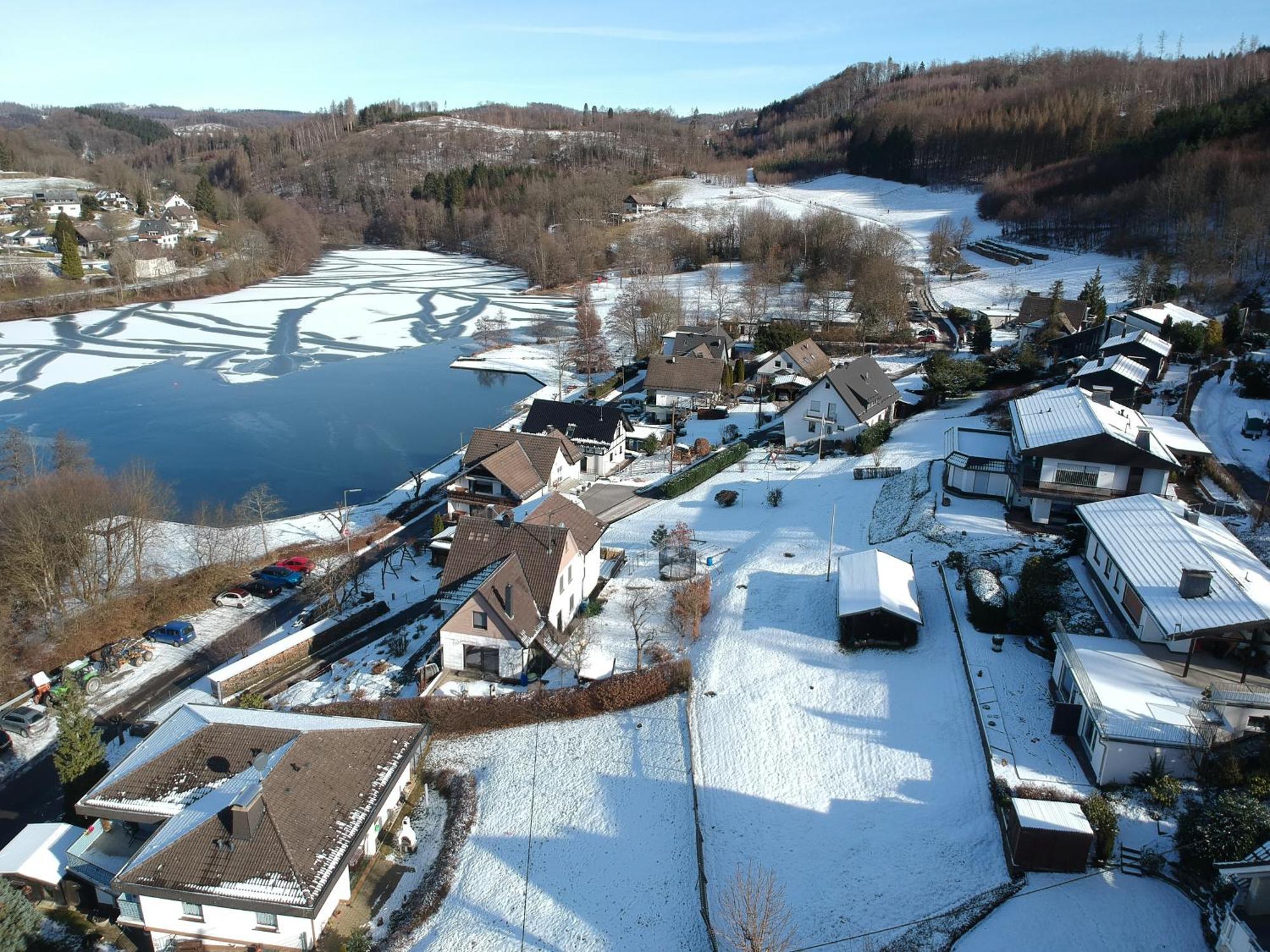 Exklusive Ferienwohnung 'Agger-Blick' Mit Grosser Seeblick-Terrasse & Sauna 굼머스바흐 외부 사진